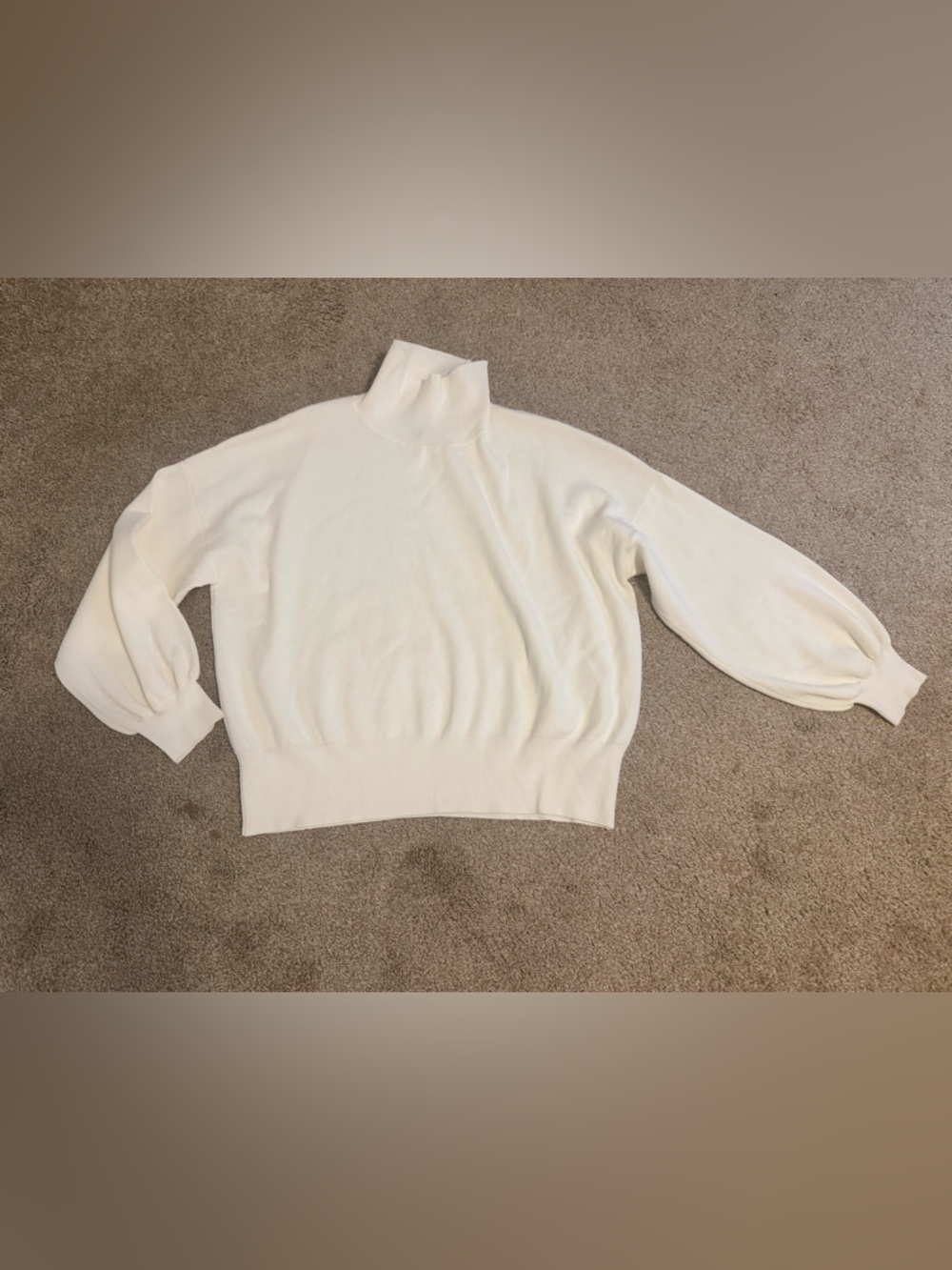 Scoop Size XL Cream Turtleneck Sweater 
Like new condition!